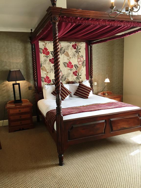 The Royal Chace Hotel Энфилд Экстерьер фото