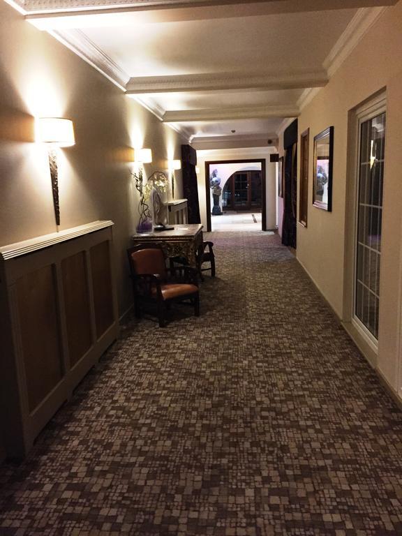 The Royal Chace Hotel Энфилд Экстерьер фото
