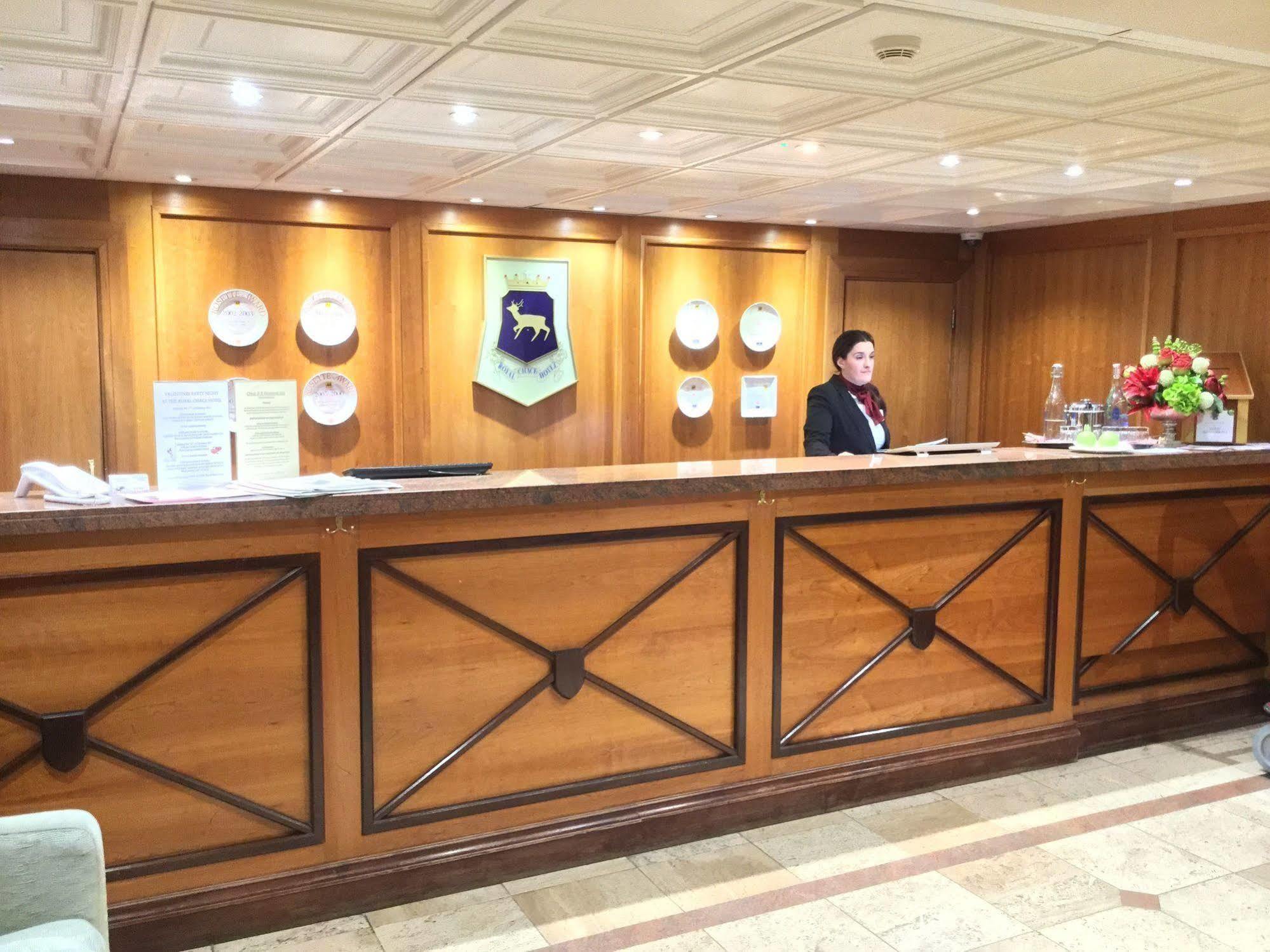 The Royal Chace Hotel Энфилд Экстерьер фото