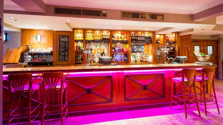 The Royal Chace Hotel Энфилд Экстерьер фото